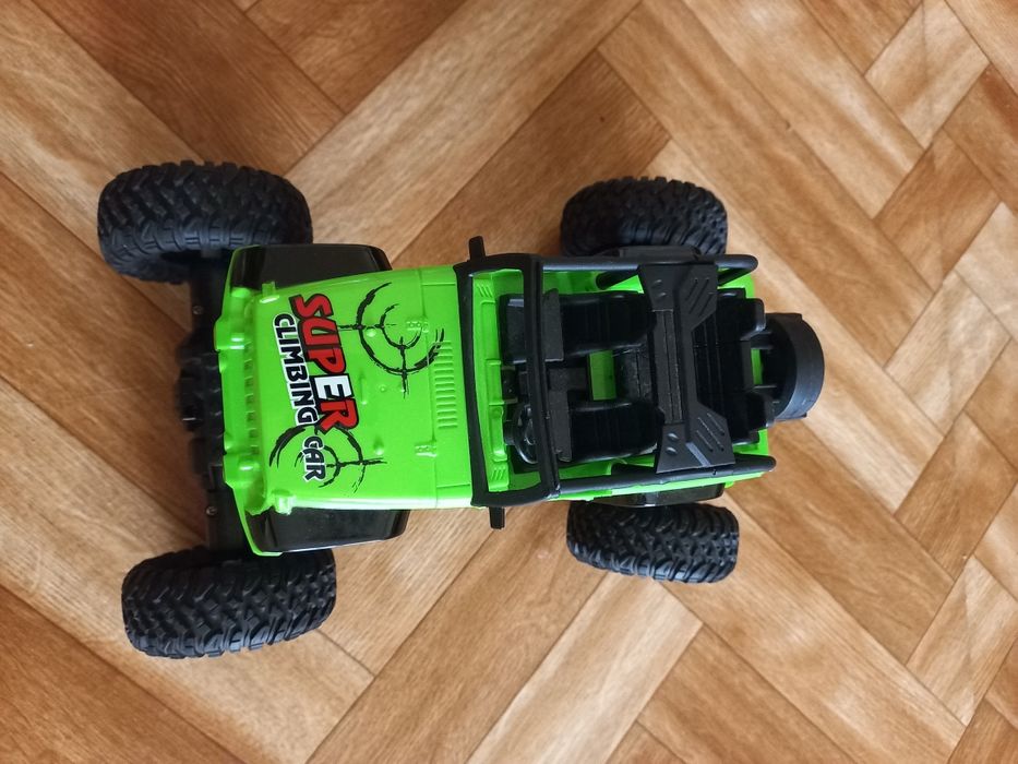 Детская машинка большая.