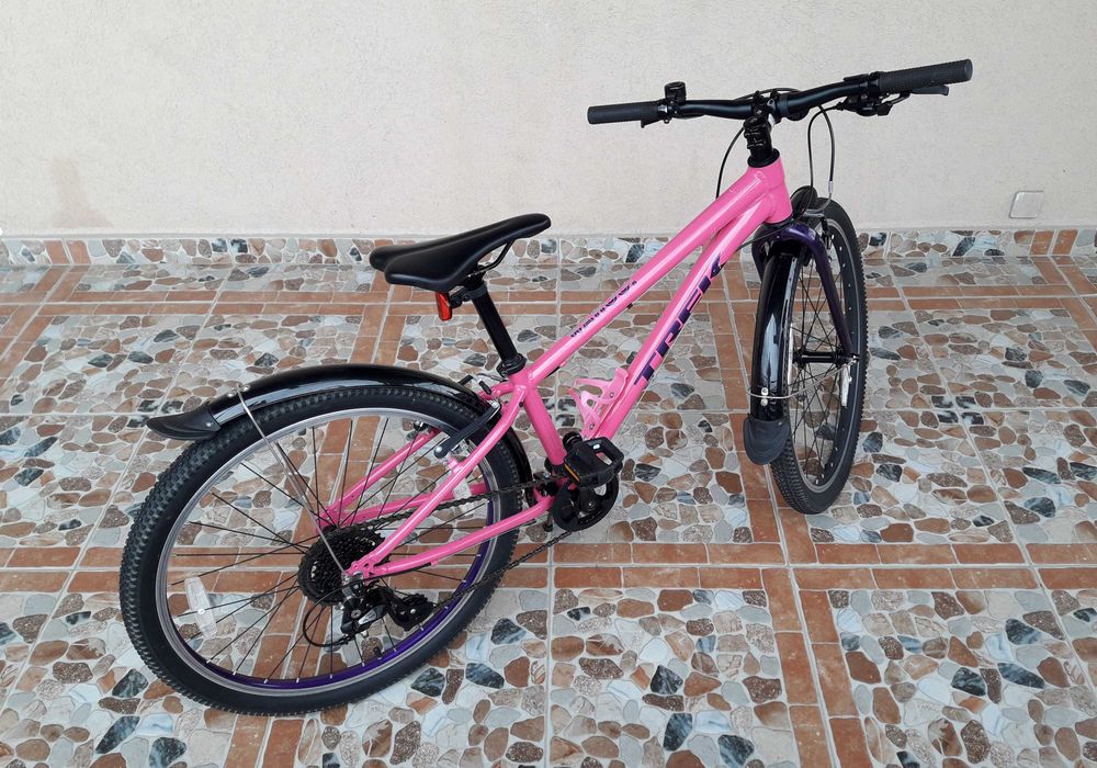 Bicicletă pentru copii Trek Wahoo 24’ MTB, 8 viteze ALUMINIU – roz/mov