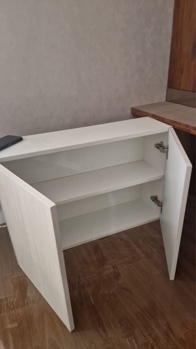 Продам навесные шкафы б/у