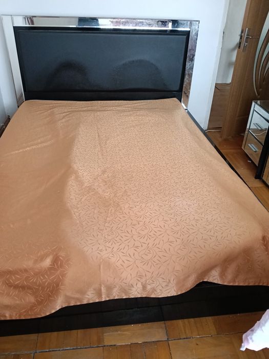 Vând mobila dormitor