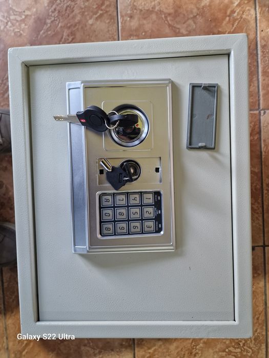 Seif metalic 30 cm cu 2 chei