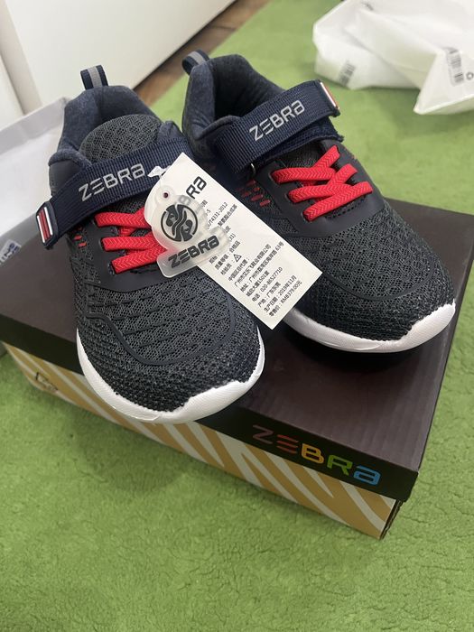 Очень стильные кросы для девочки, внутри хб, 31 р