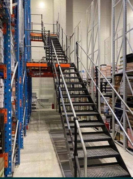 Vând rafturi metalice industriale la cela mai mic preț