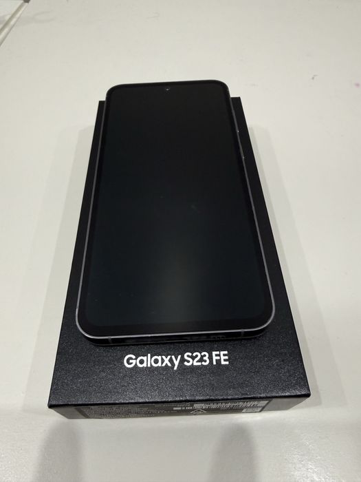 Самсунг S 23 FE телефон