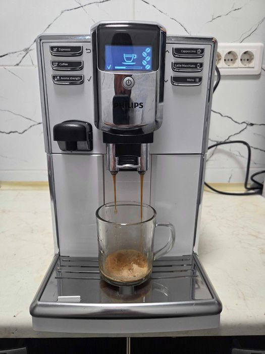 Espressor Automat Philips EP5961 Aparat cu Cafea Boabe Saeco