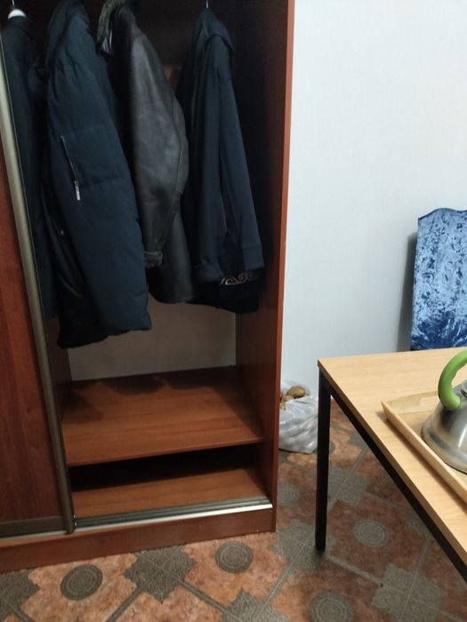 Большой шкаф для одежды