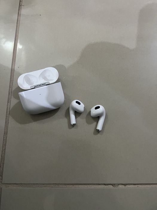 Căști wireless tip AirPods – copie de calitate