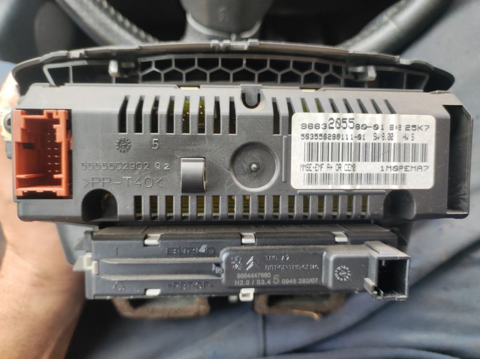 Дисплей 12-пинов за Пежо-207