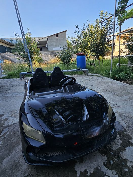 Bolalar avtomobili f8 ferari 1yil oldin sotib olingan, holati zor