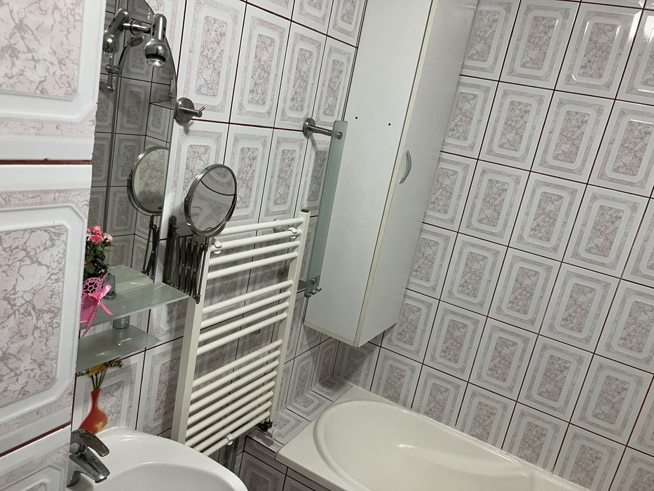 apartament doua camere complet mobilat , centrala si aer conditionat