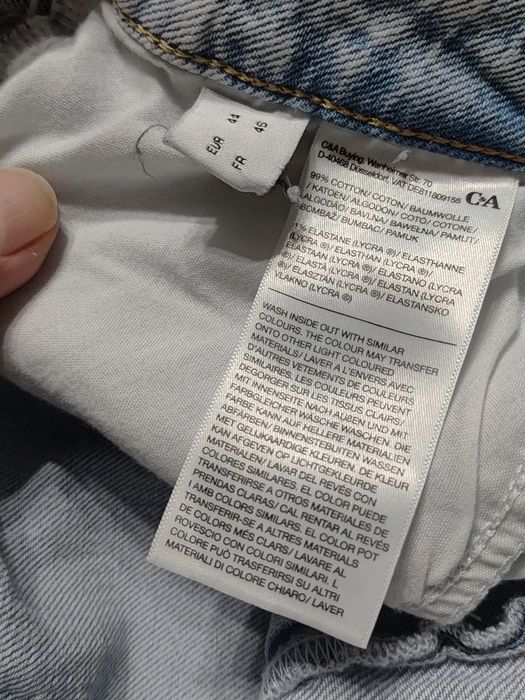 Pantaloni scurti C&A cu etichetă