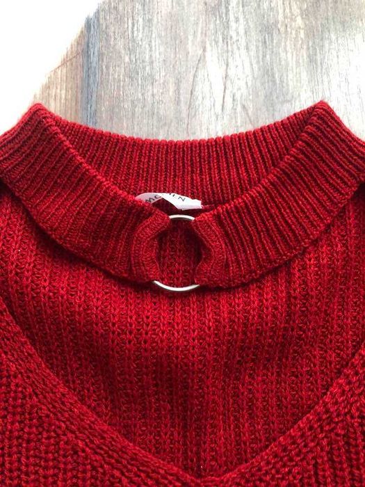 пуловери и делебела риза, тип връхна