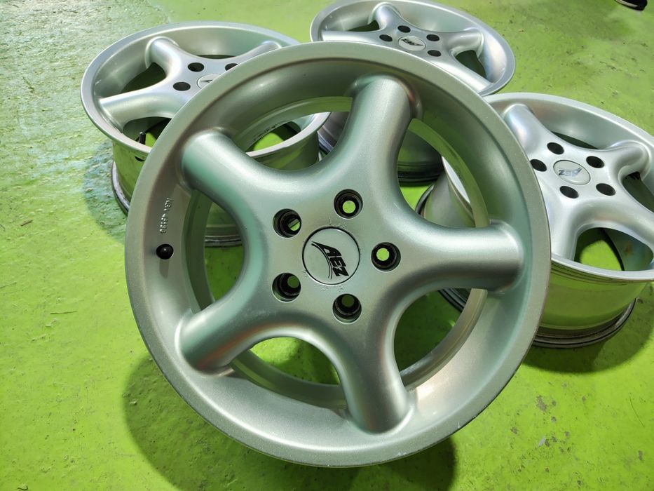 16 5x114.3 Лети джанти 5х114.3