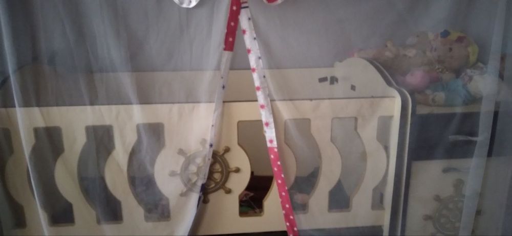 Bolalar kravati sotiladi