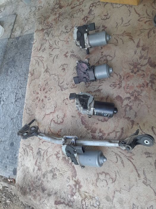 Продам     Автомобильные    дворник      моторчик.