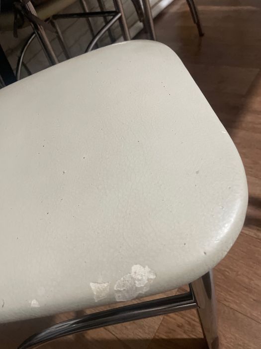 Продам стол кухоный