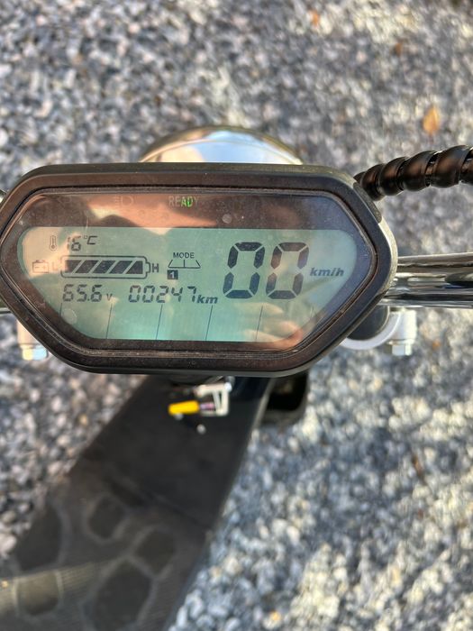 Vând scuter electric Harley 20 ah 1200 Wh