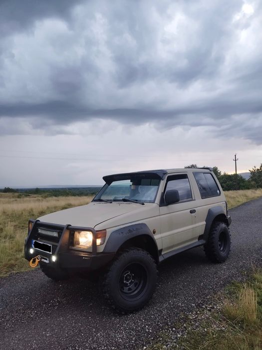 Mitsubishi Pajero Mk 2