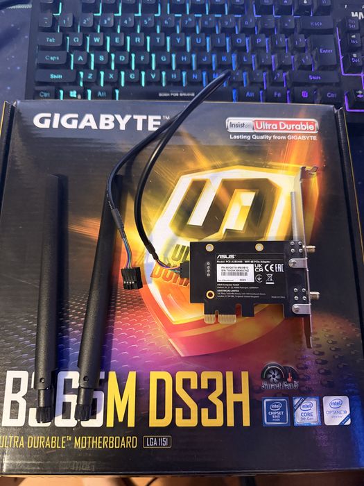 Adaptor de rețea PCIe cu Wi-Fi 6E + Bluetooth 5.2. Asus