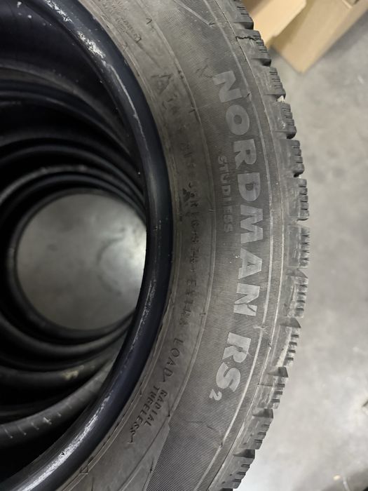 Продам зимние шины Nokian