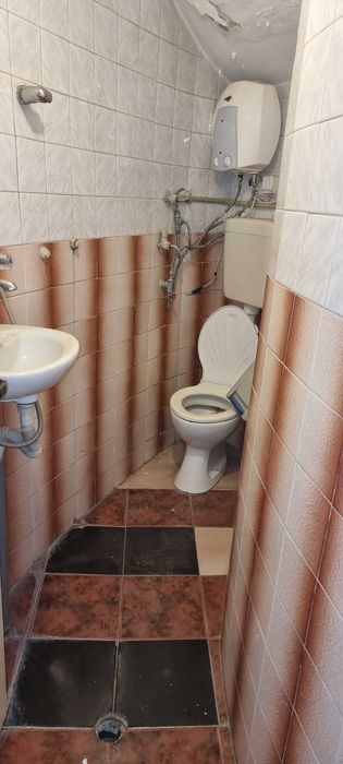 ТО-79-Продава се кафе - аперитив и магазин в квартал 'Варош'