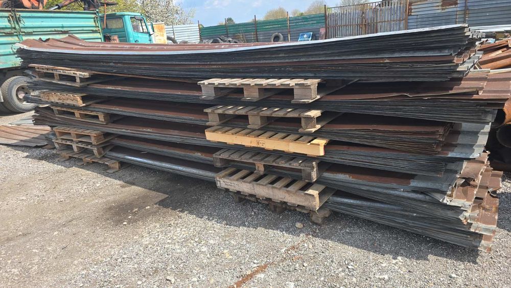 Метално хале....