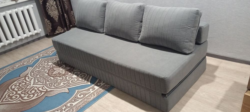 Продам бескаркасный диван