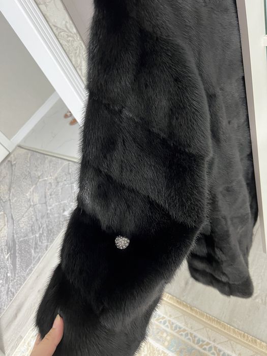 Продам шубу 70000