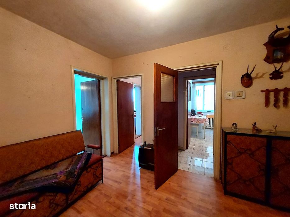 Apartament 3 camere decomandat 80mp Deva – str. Titu Maiorescu, parter
