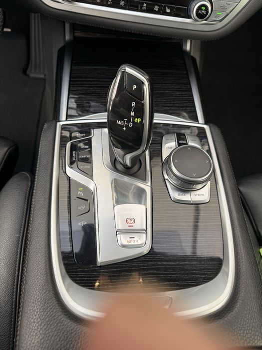 De vanzare BMW seria 7 long