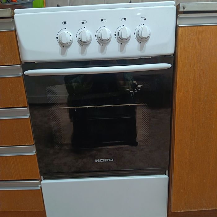 Продам газовую плиту