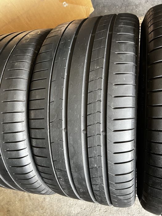 4 anvelope vara 275/30/20+245/35/20 , Pirelli , RunFlat , DOT 2021 !