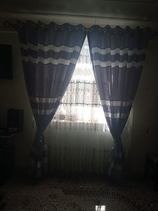 Пардалар бор 2та ойнага 1.5х1.5 и 1 та ешикка