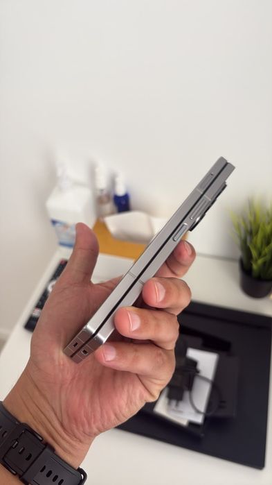 Продам  срочно либо обмен Samsung z fold 6