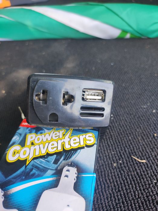 Адаптер за 12/24 волта