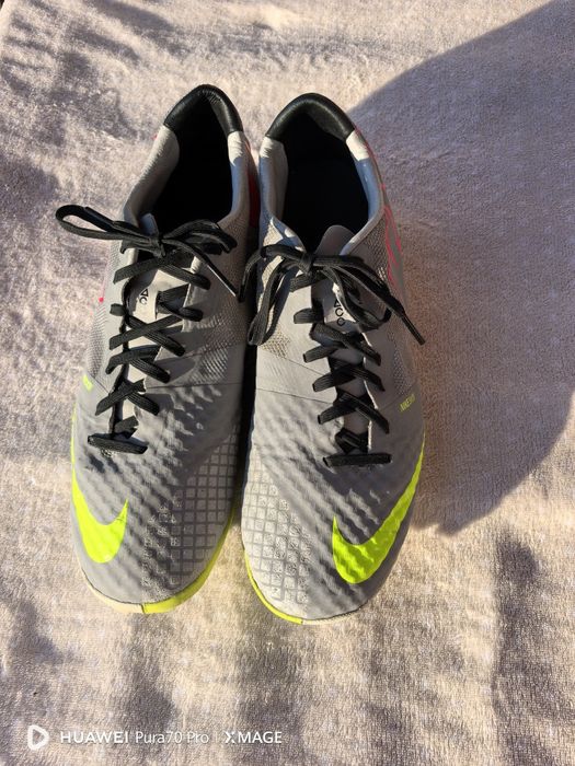 Страхотни стоножки nike номер 42.5 стелка 27см