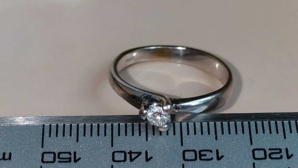 Inel de logodna din aur galben si alb de 18 k cu diamant natural