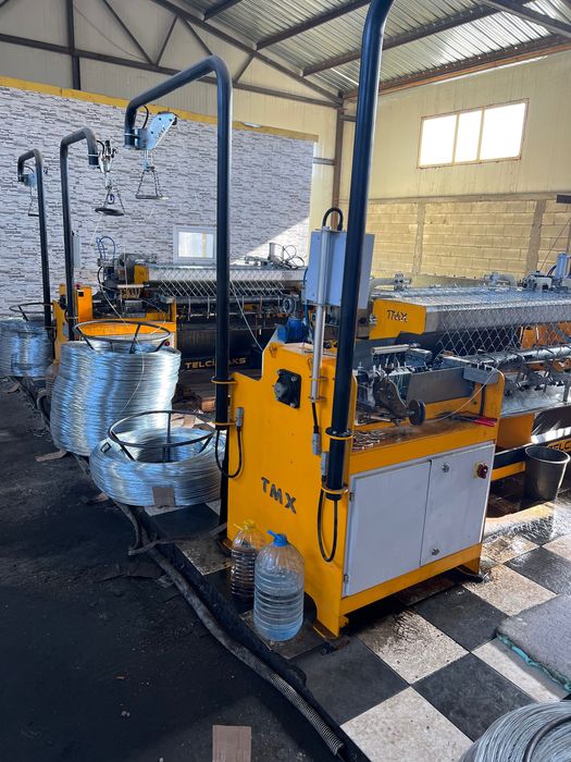 Продавам автоматична машина за оградна мрежа