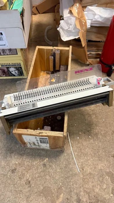 Aparat perforat spira RENZ DTP 340 M + 2 stante (normala si calendar)