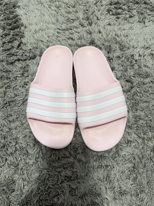 Slapi Adidas