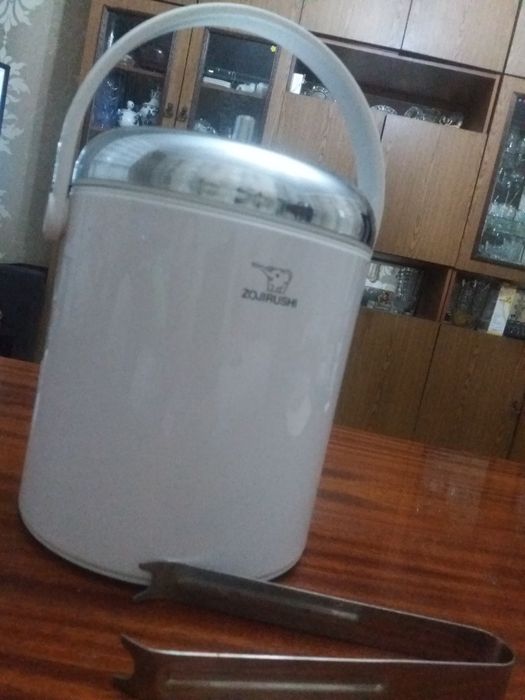 Срочно! Термос для льда Япония, новый!