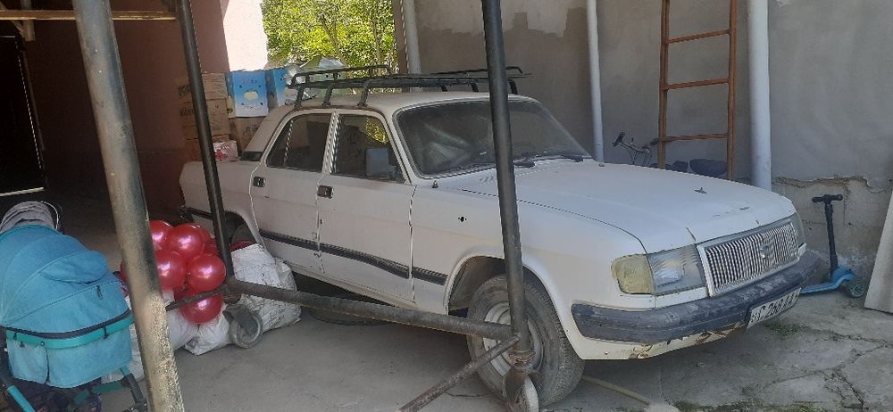 Volga 31029 sotiladi pritsep bilan