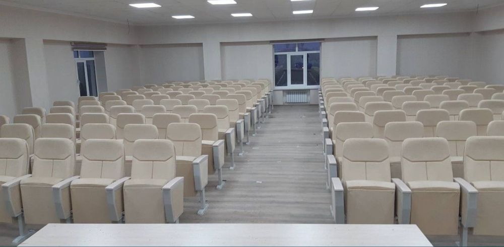 Стул кресло для активного зала