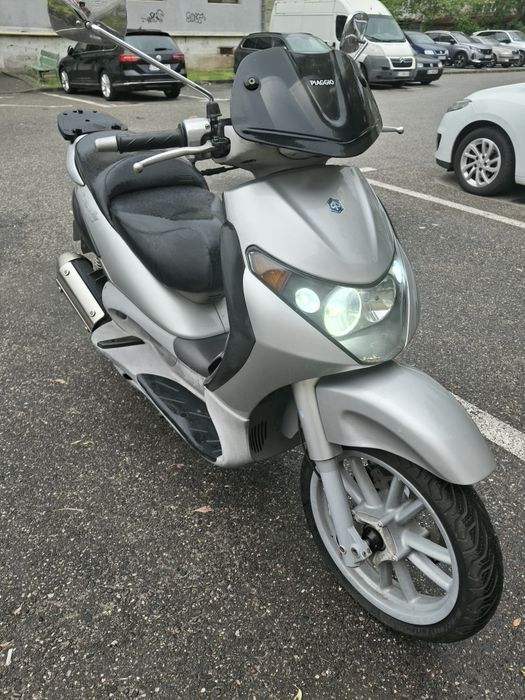 Piaggio Beverly 200