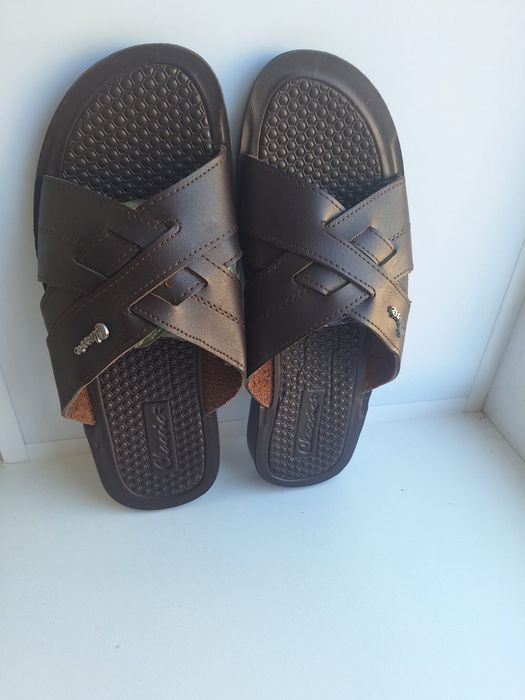 Продам мужские шлепанцы