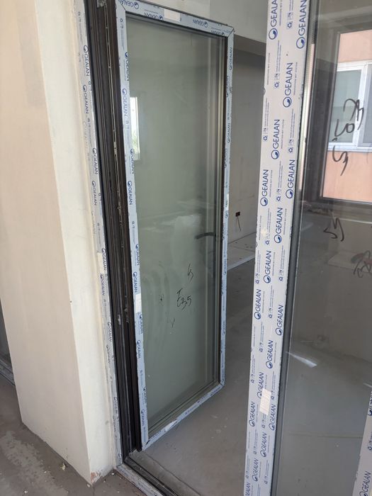 ușă balcon pvc gealan nuc 115x214 cm, tripan, 6 camere – ca nouă