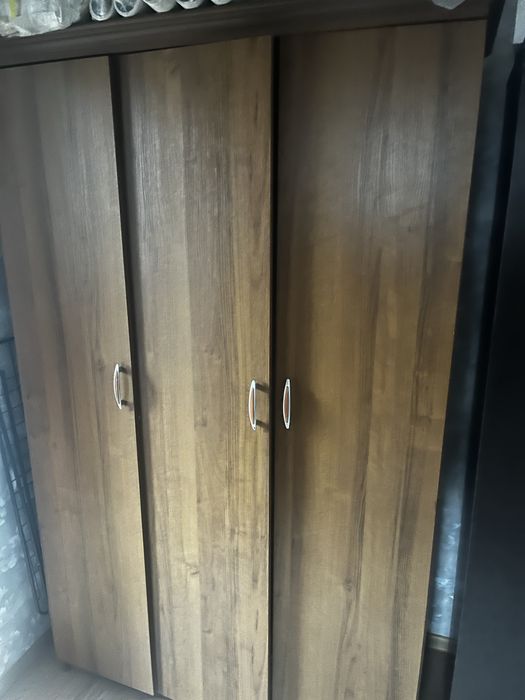 Продам шкаф срочно