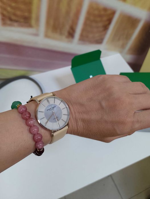 Нов марков дамски часовник Jacques Lemans 1-2112E