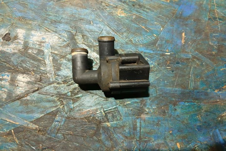 Pompa recirculare apa 5N0965561 5N0965561 Volkswagen VW Passat B6 [20