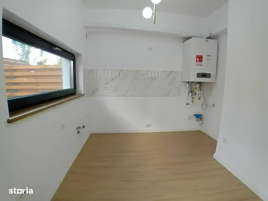 De Vânzare Casa Sisești 2 Cocosi!!